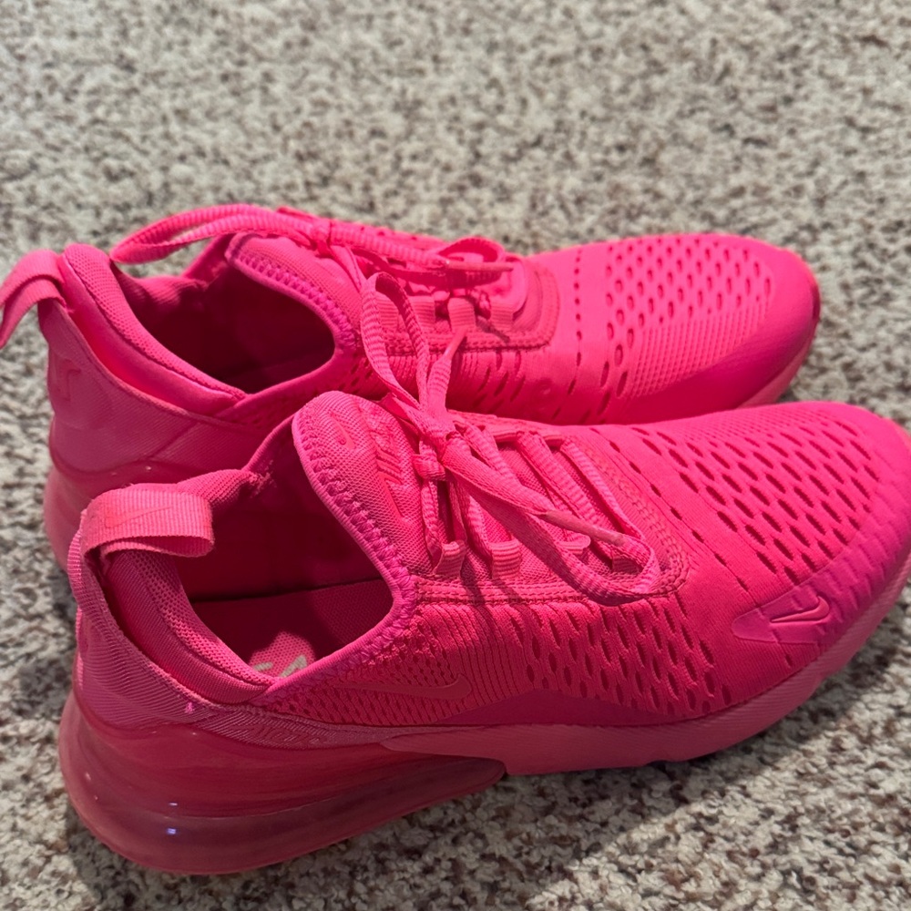 Nike Women's air max 270 Bright Pink Athletic Shoes